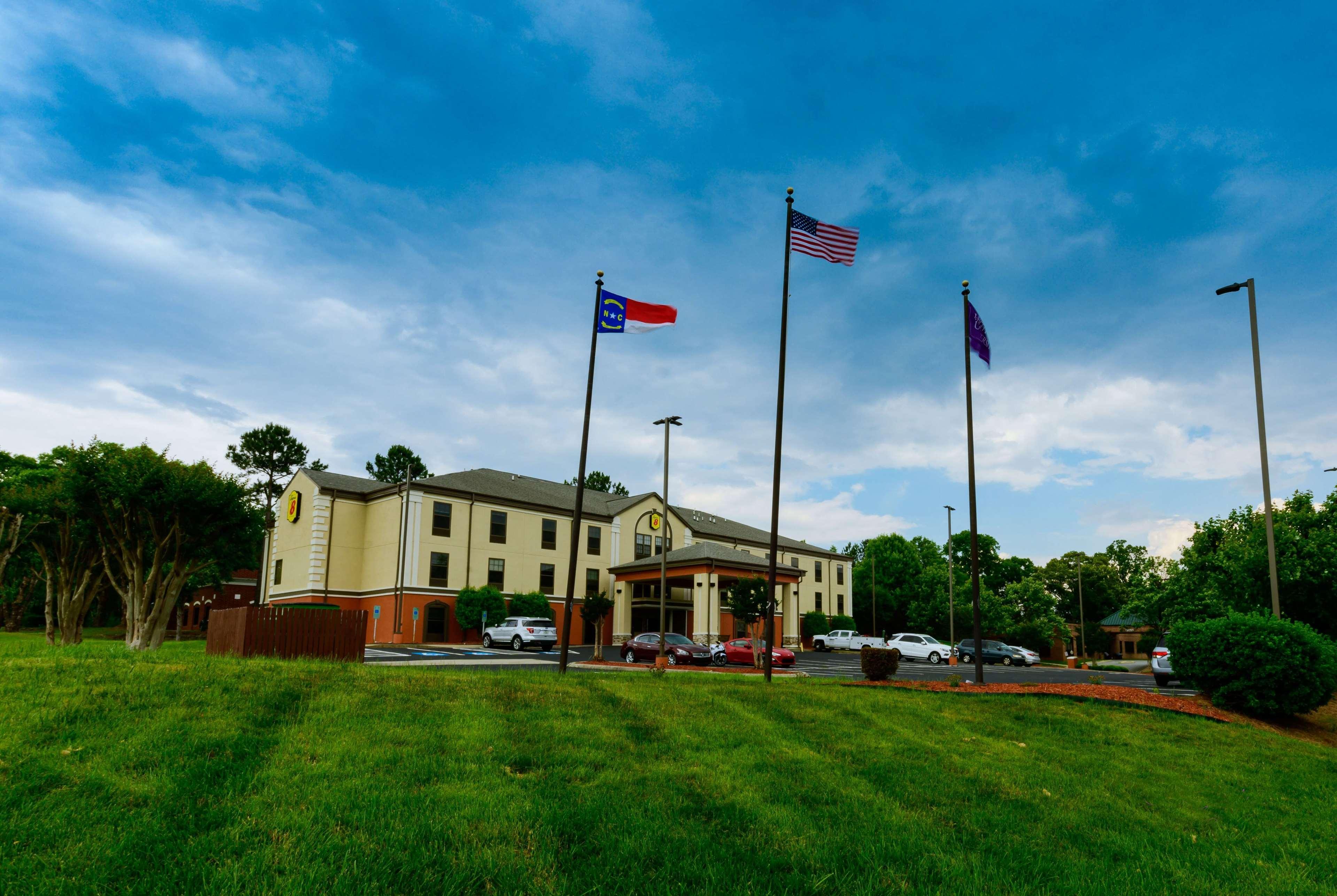 Super 8 By Wyndham High Point/Greensboro Exterior photo
